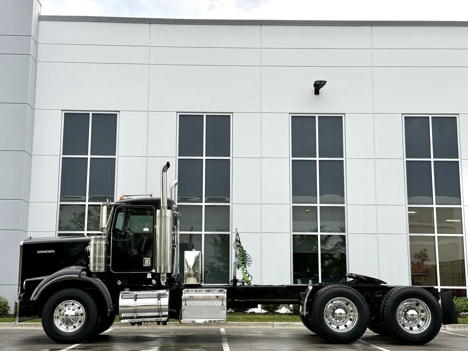 2001 Kenworth T800 in New Lenox, IL — photo 4