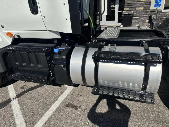 2026 International LT - image 8