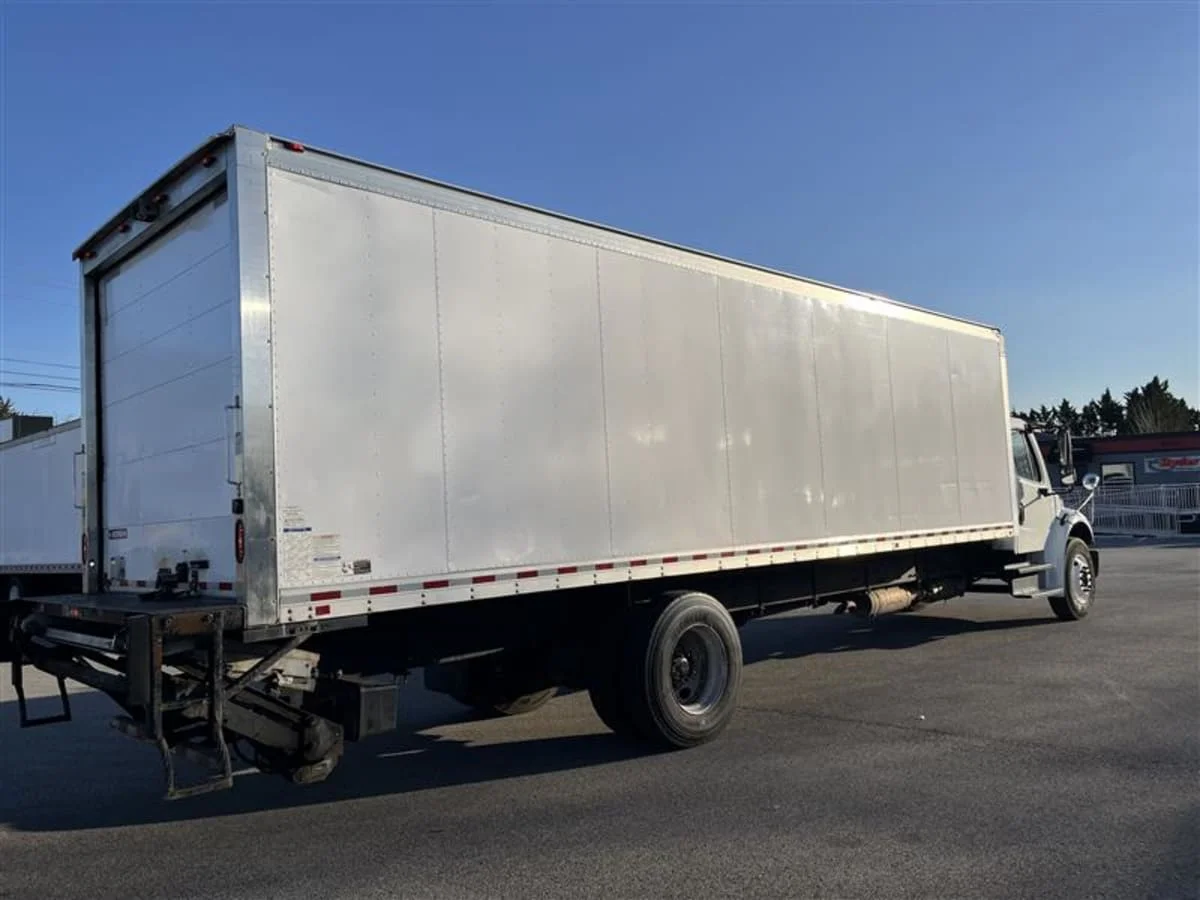 2017 Freightliner M2 106 - image 4