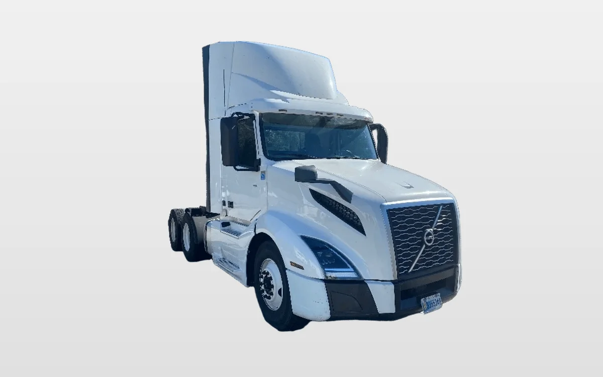 2020 Volvo - image 1