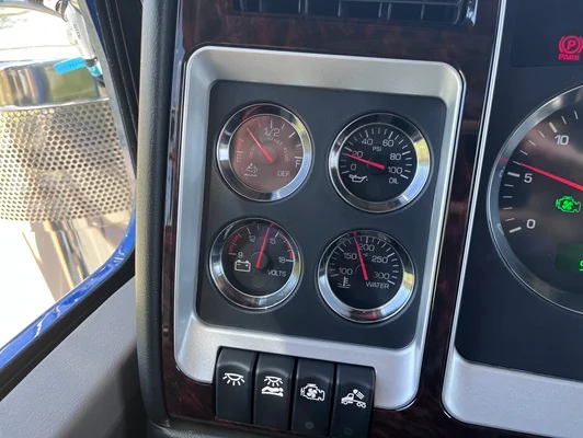 2027 Kenworth W900 in Topeka, KS — photo 35