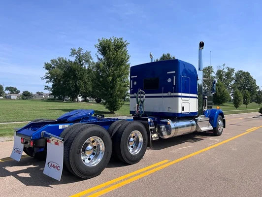 2027 Kenworth W900 in Topeka, KS — photo 10