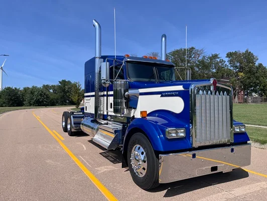 2027 Kenworth W900 in Topeka, KS — photo 7