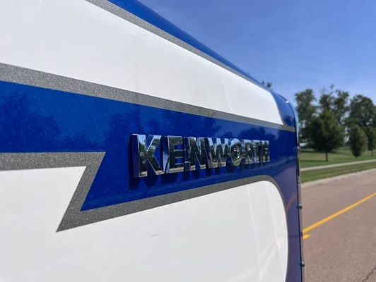 2027 Kenworth W900 in Topeka, KS — photo 17