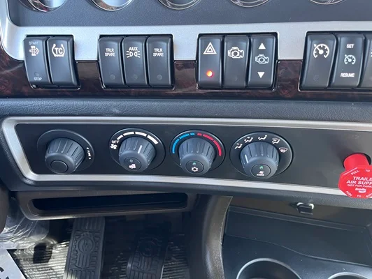 2027 Kenworth W900 in Topeka, KS — photo 34