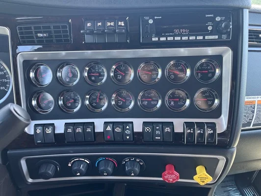 2027 Kenworth W900 in Topeka, KS — photo 28