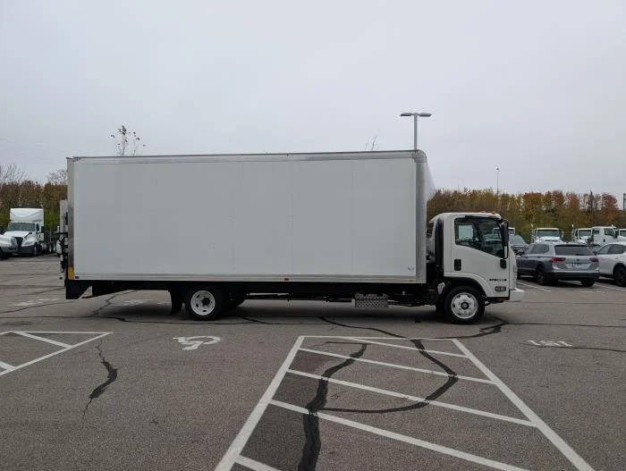 2026 Isuzu NRR — photo 7