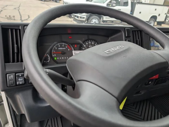 2026 Isuzu NRR — photo 13