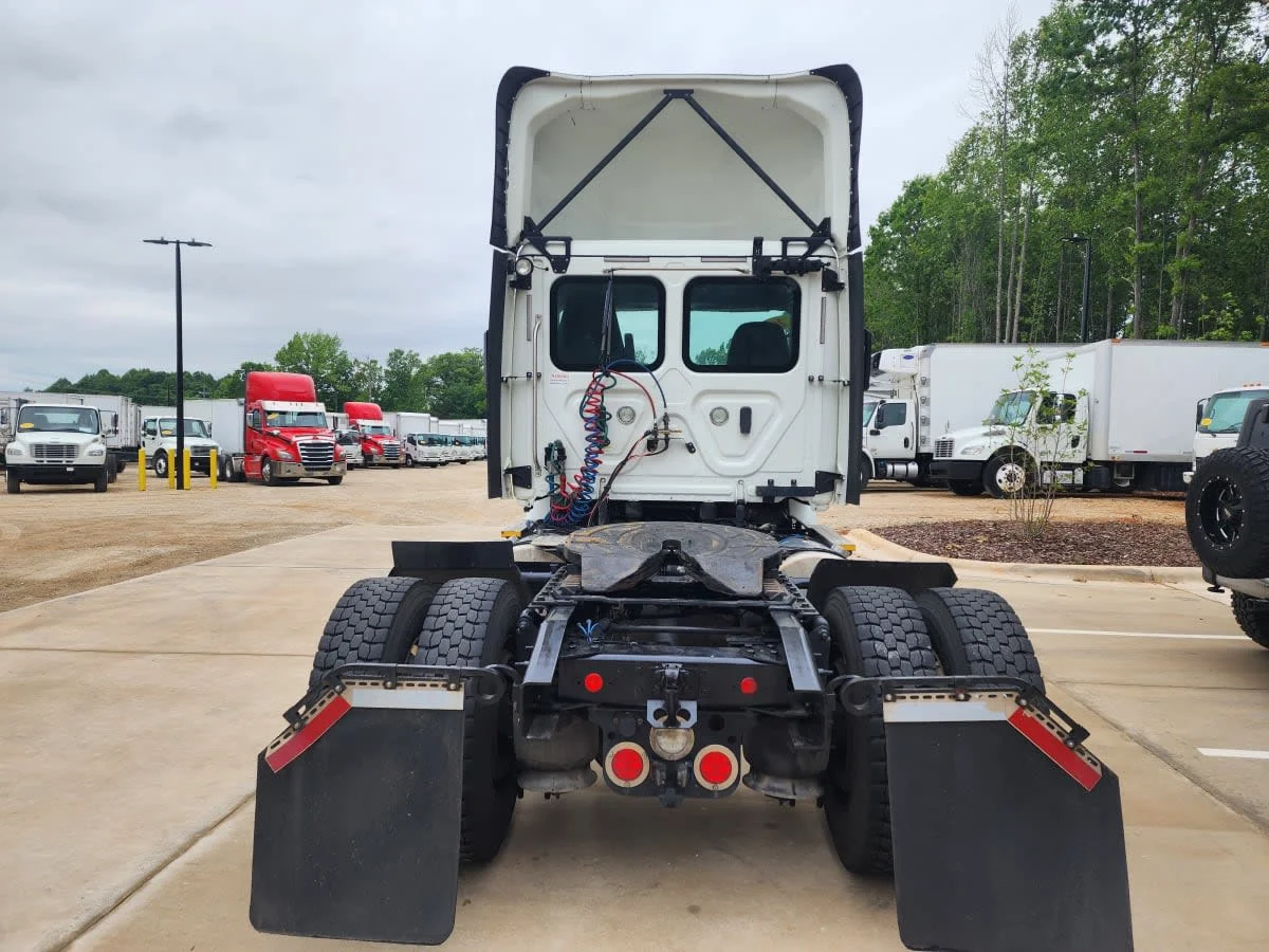 2018 Freightliner Cascadia in Greensboro, NC — photo 5