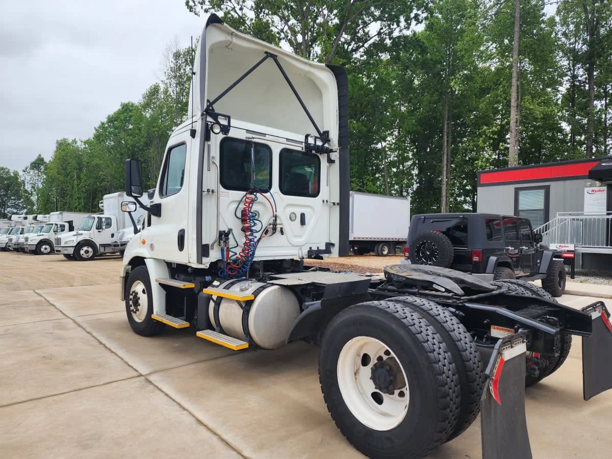 2018 Freightliner Cascadia in Greensboro, NC — photo 6