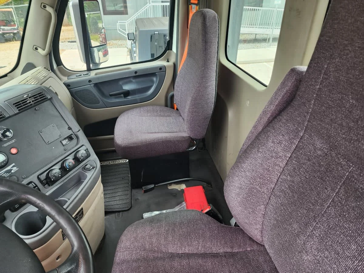 2018 Freightliner Cascadia in Greensboro, NC — photo 7