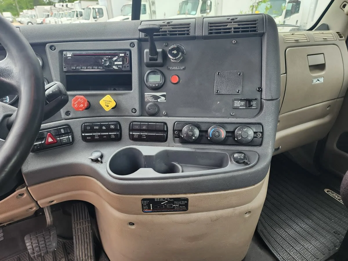 2018 Freightliner Cascadia in Greensboro, NC — photo 8