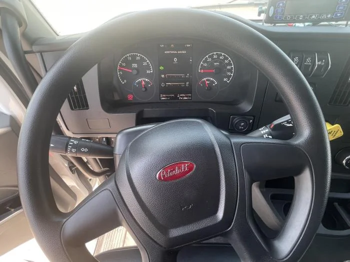 2025 Peterbilt 536 - image 13