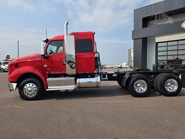 2024 International HX in MN — photo 2