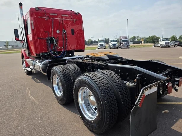 2024 International HX in MN — photo 3
