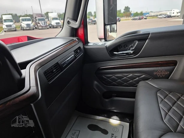 2024 International HX in MN — photo 35