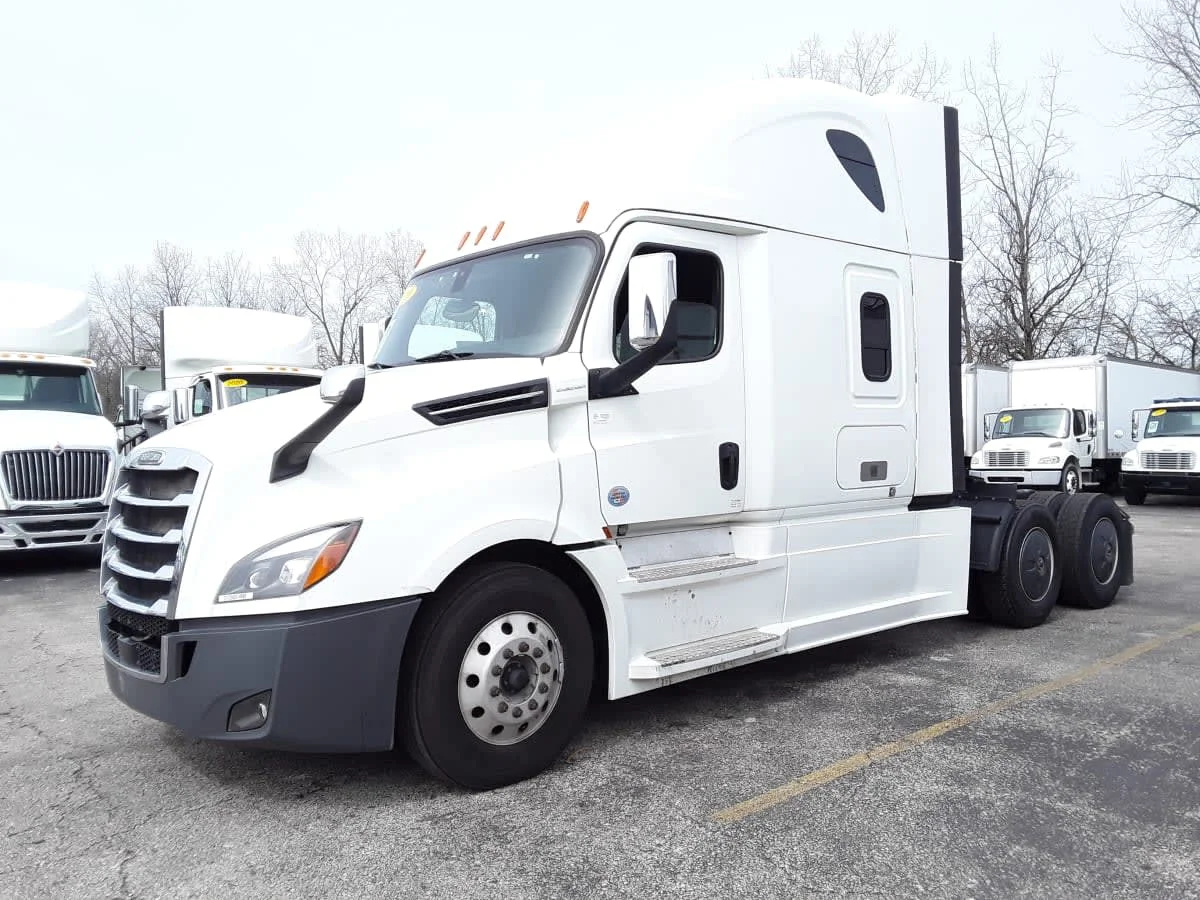 2020 Freightliner Cascadia in Hilliard, OH