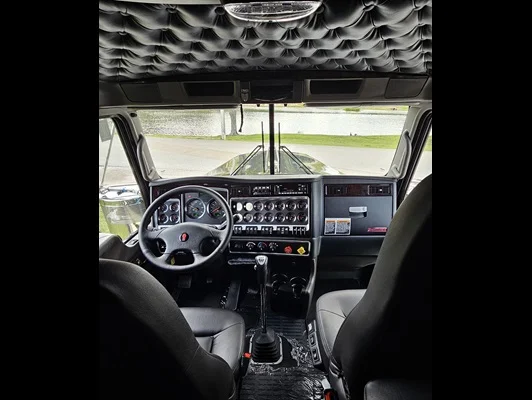 2027 Kenworth W900 in Tupelo, MS — photo 3