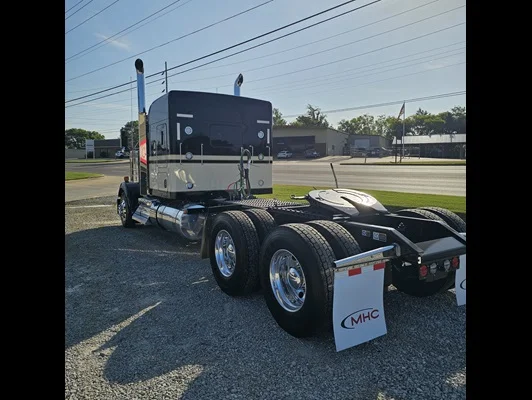 2027 Kenworth W900 in Tupelo, MS — photo 8