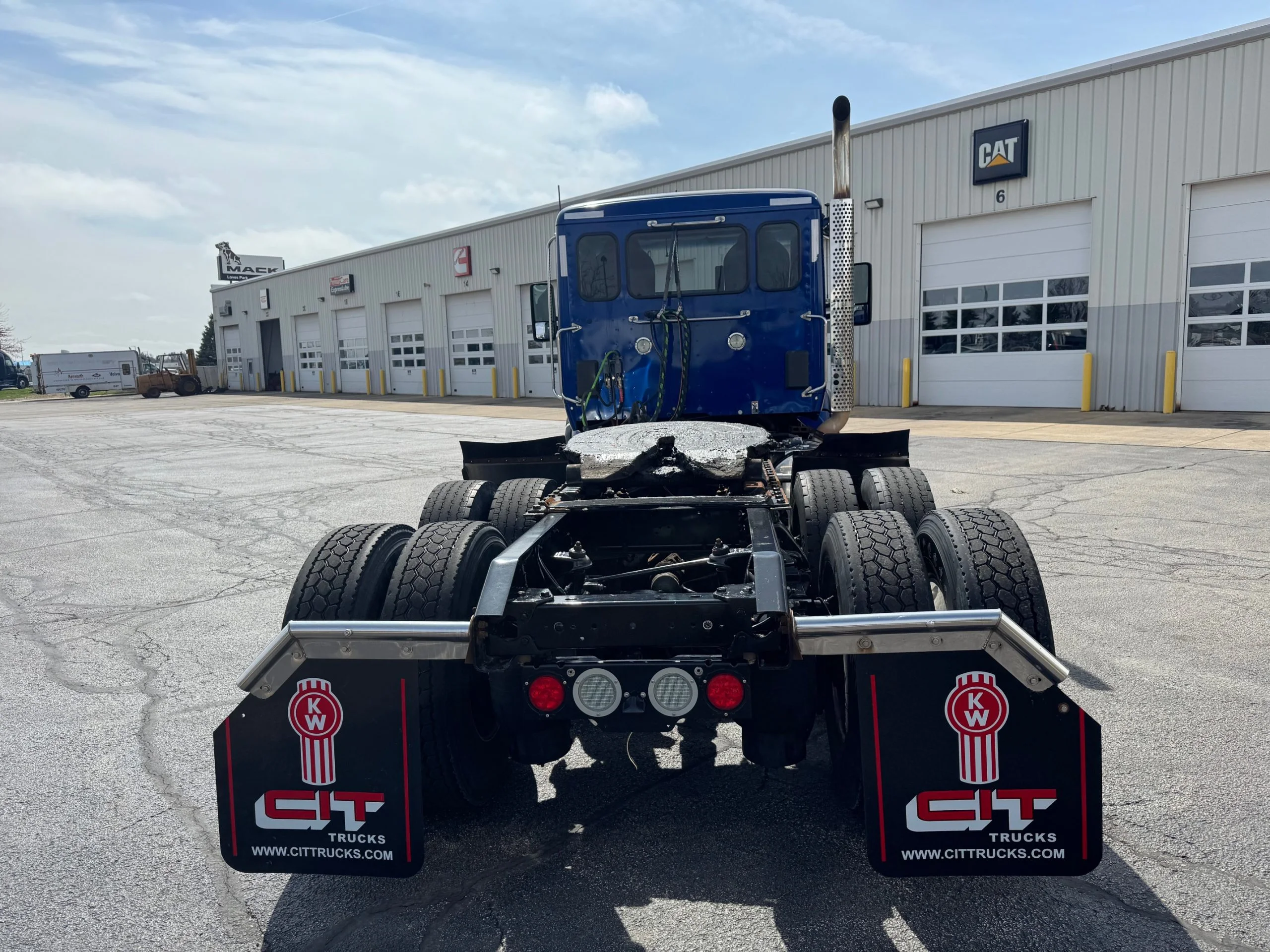 2022 Kenworth T880 - image 6