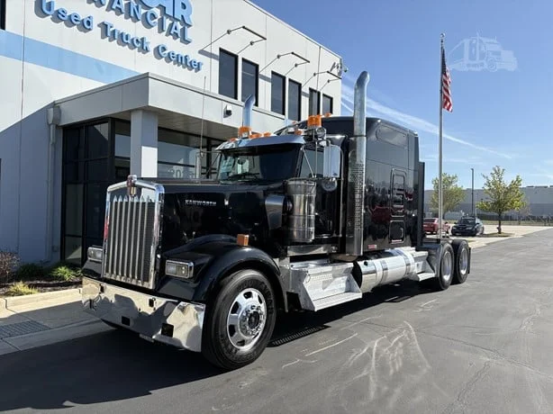 2024 Kenworth W900