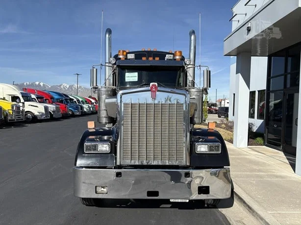 2024 Kenworth W900 in Salt Lake City, UT — photo 8