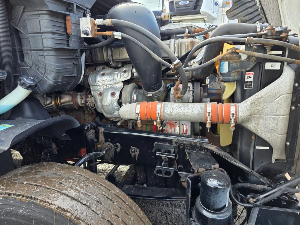 2019 Freightliner Cascadia - image 12