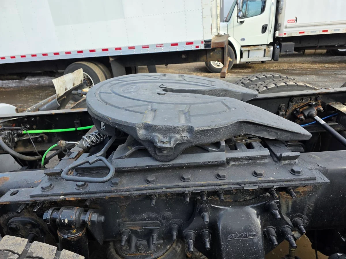 2019 Freightliner Cascadia in Bensalem, PA — photo 13