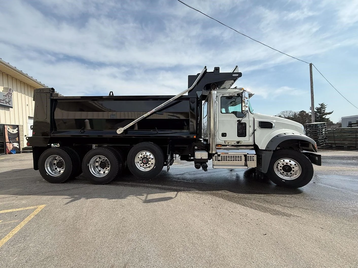 2026 Mack Granite in Manchester, NH — photo 3