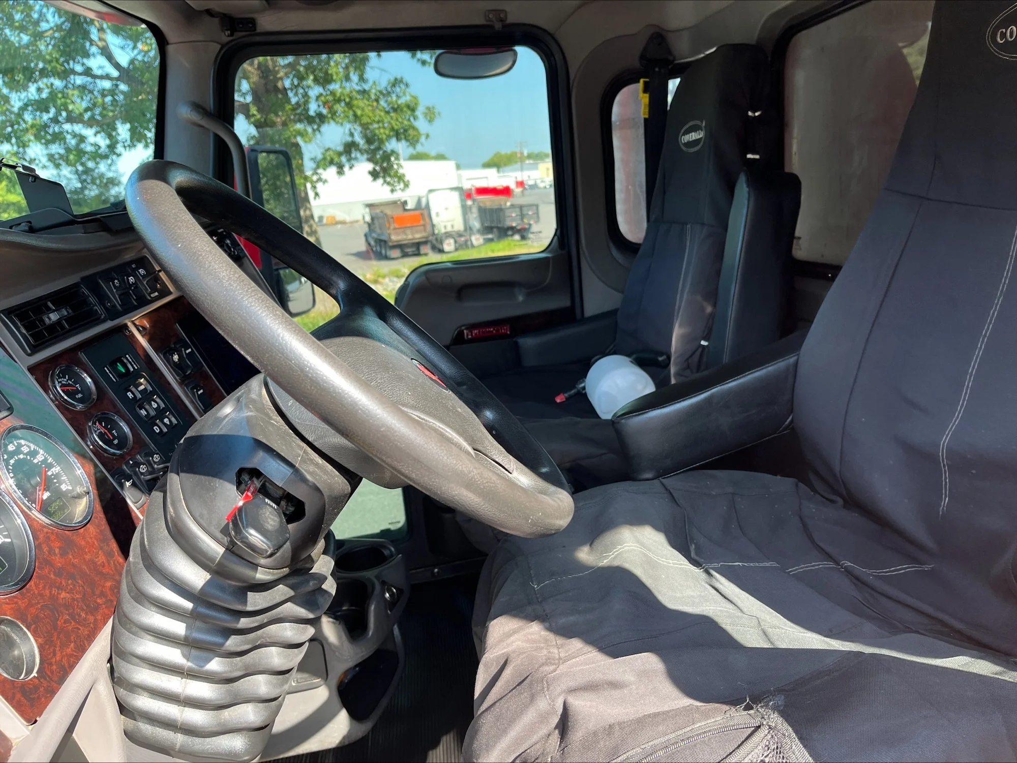 2020 Kenworth T370 in Landover, MD — photo 4