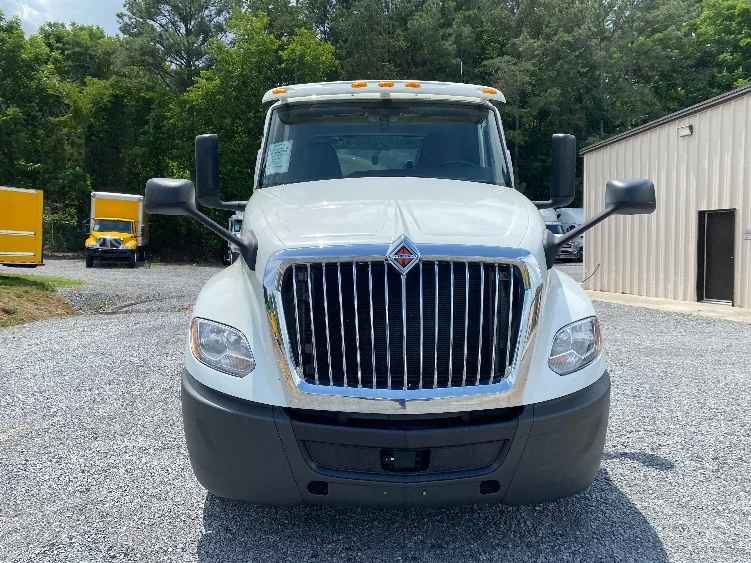 2019 International LT in Cleveland, TN — photo 2