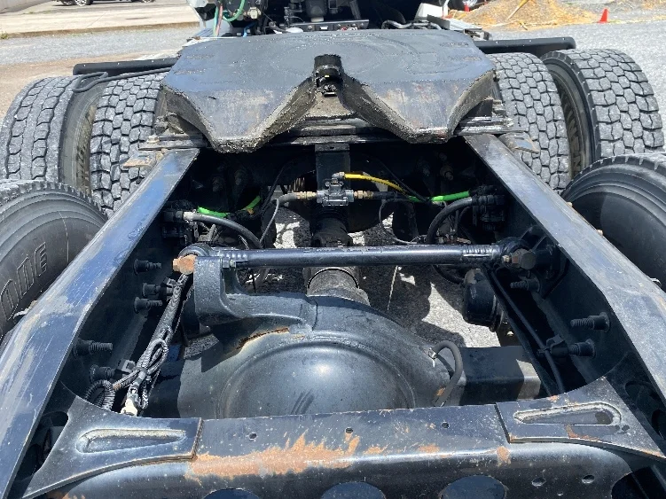 2019 International LT in Cleveland, TN — photo 6