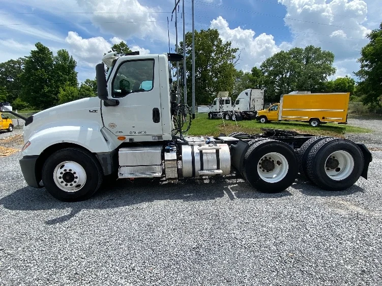 2019 International LT in Cleveland, TN — photo 4