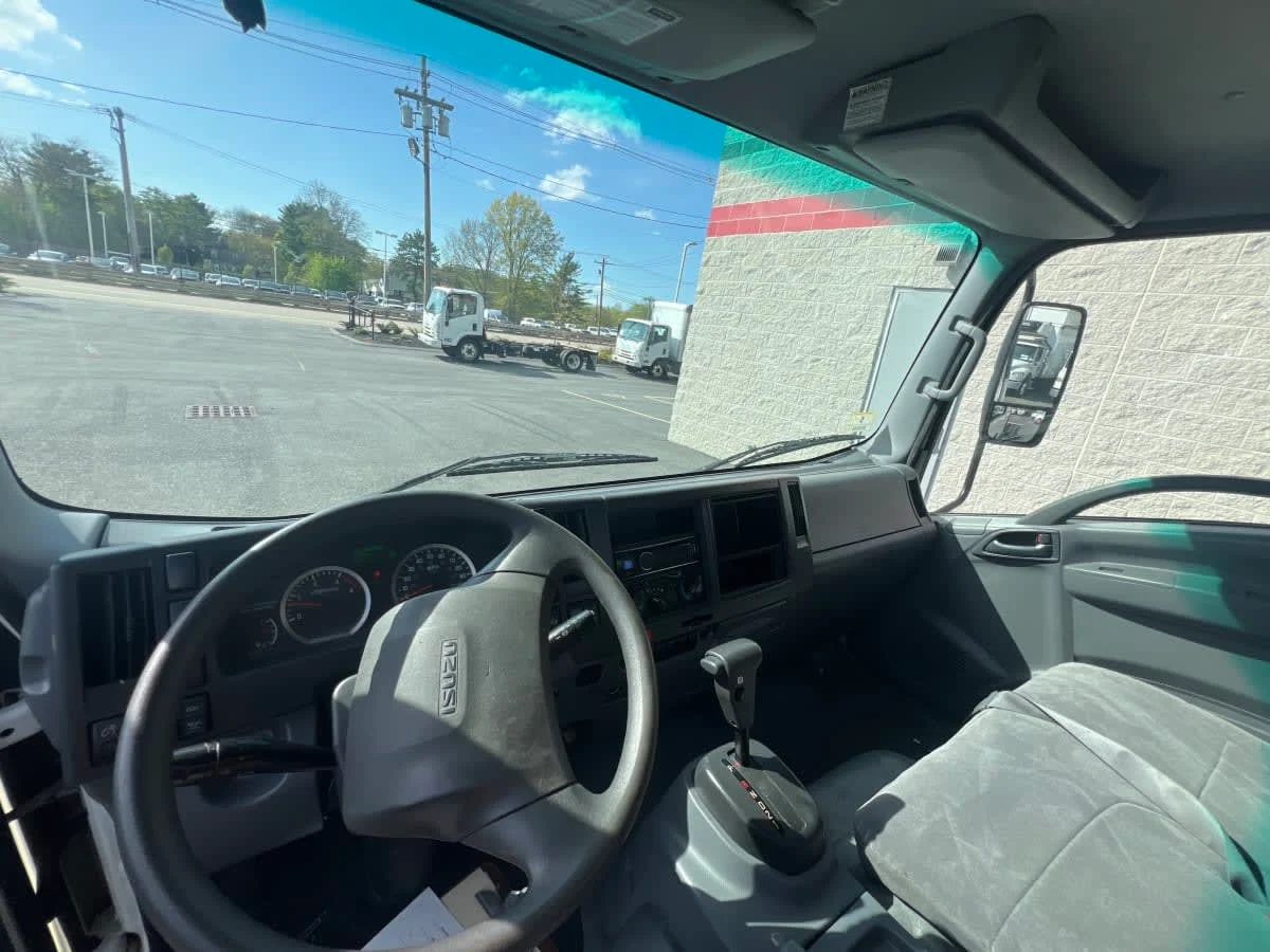 2018 Isuzu NQR - image 7