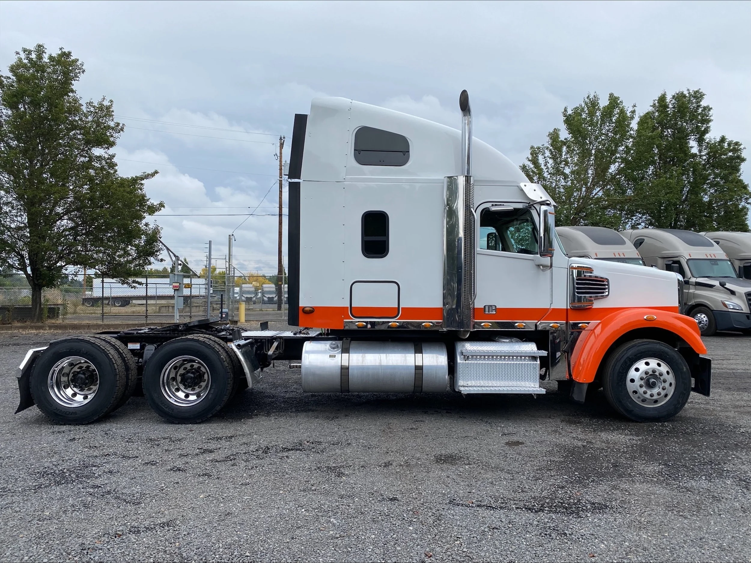 2023 Freightliner 122SD in Portland, OR — photo 7
