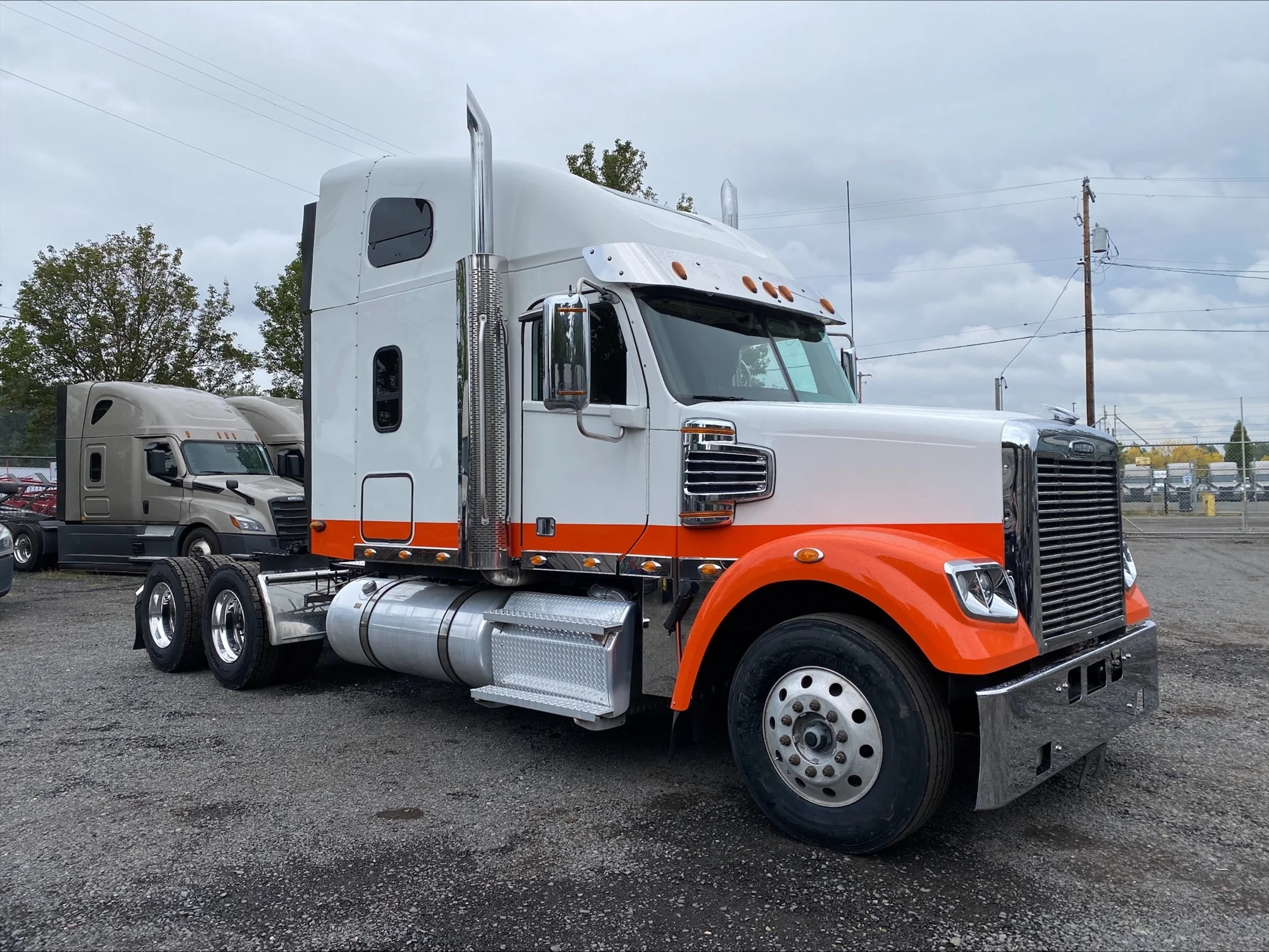 2023 Freightliner 122SD in Portland, OR — photo 8