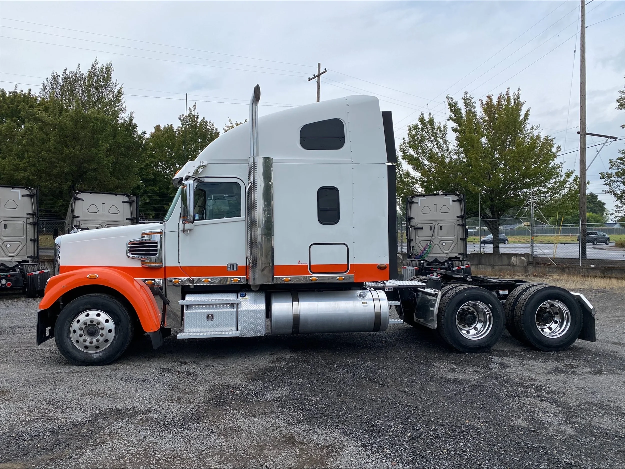 2023 Freightliner 122SD in Portland, OR — photo 2