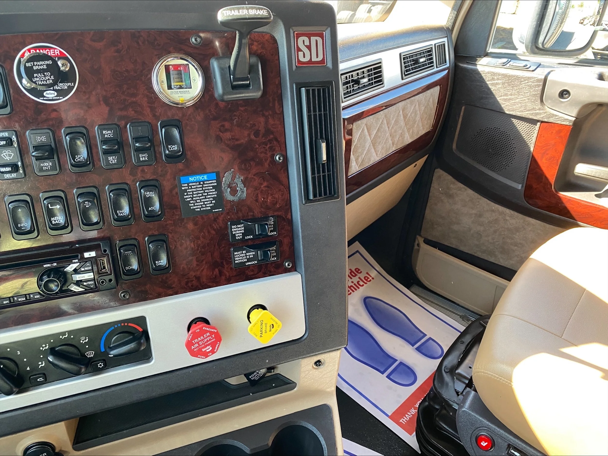 2023 Freightliner 122SD in Portland, OR — photo 19