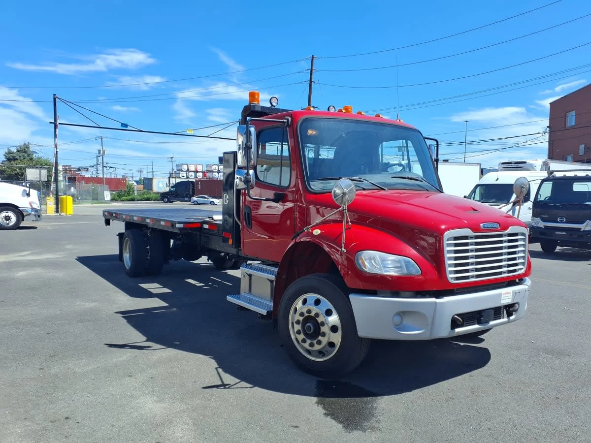 2019 Freightliner M2 106 in Newark, NJ — photo 3