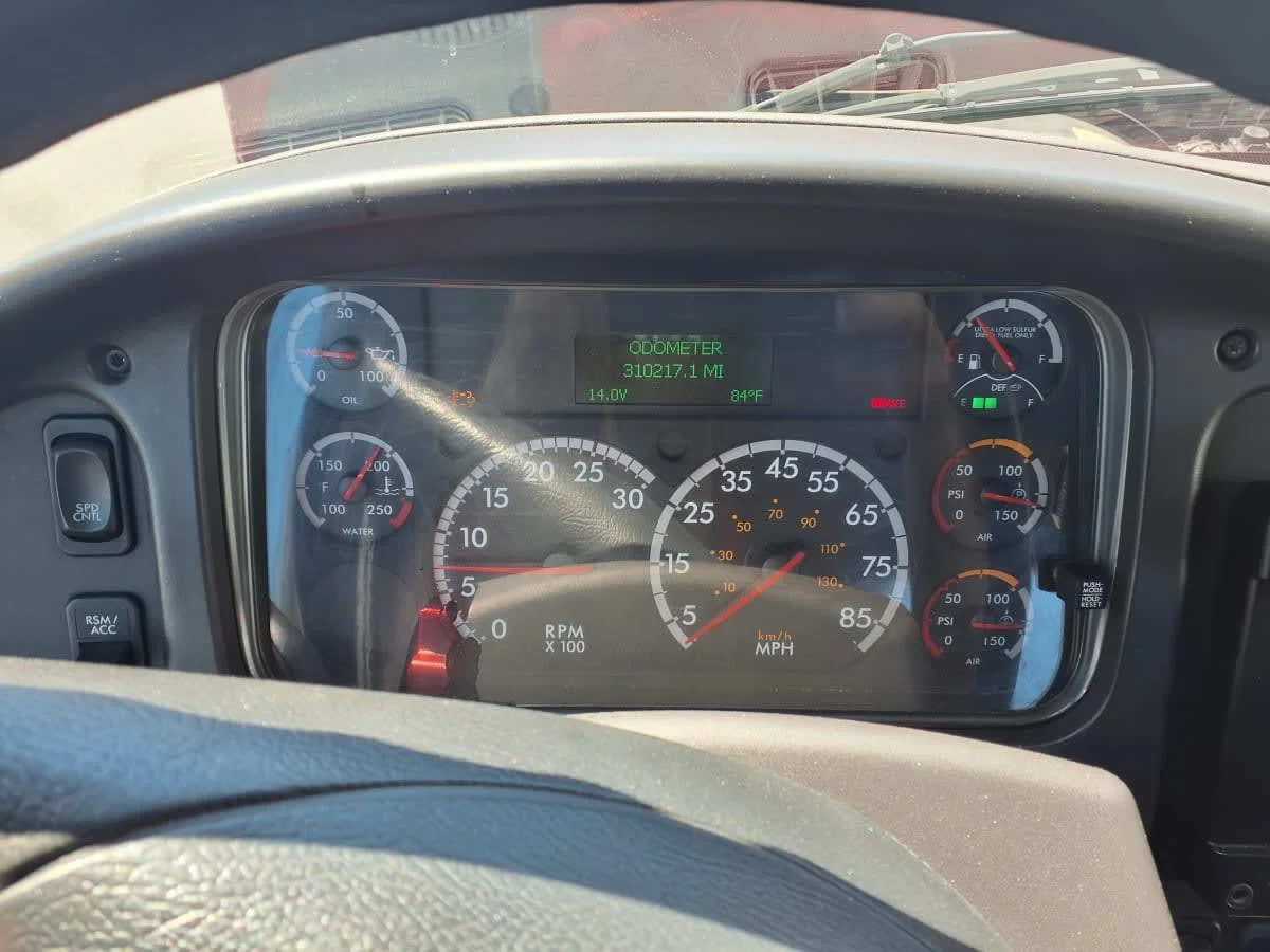 2019 Freightliner M2 106 in Newark, NJ — photo 12