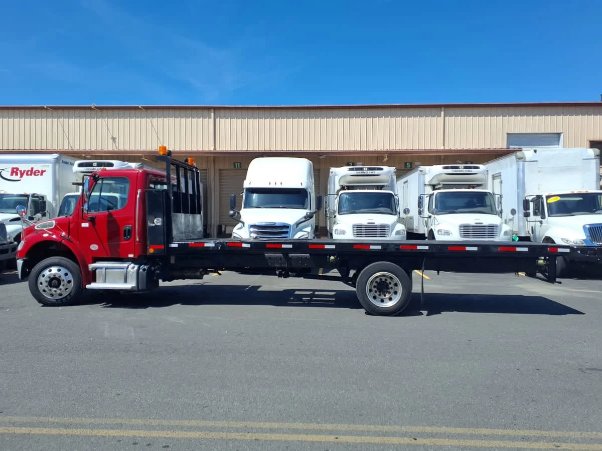 2019 Freightliner M2 106 in Newark, NJ — photo 9
