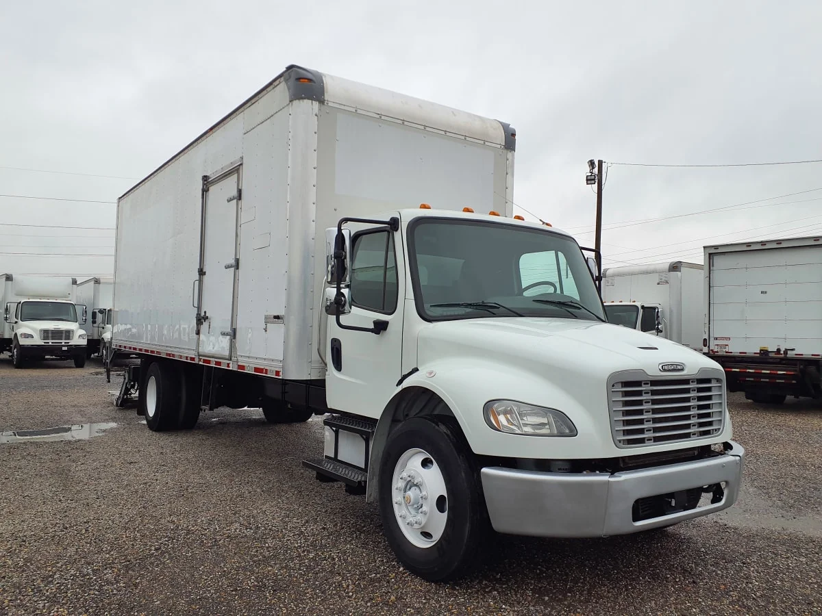 2018 Freightliner M2 106 in St. Rose, LA — photo 3