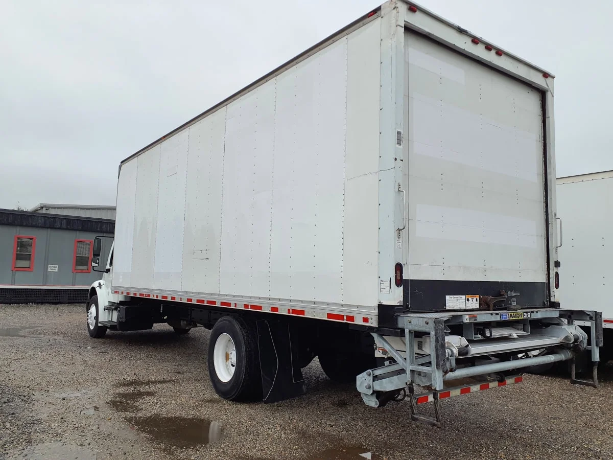 2018 Freightliner M2 106 in St. Rose, LA — photo 6