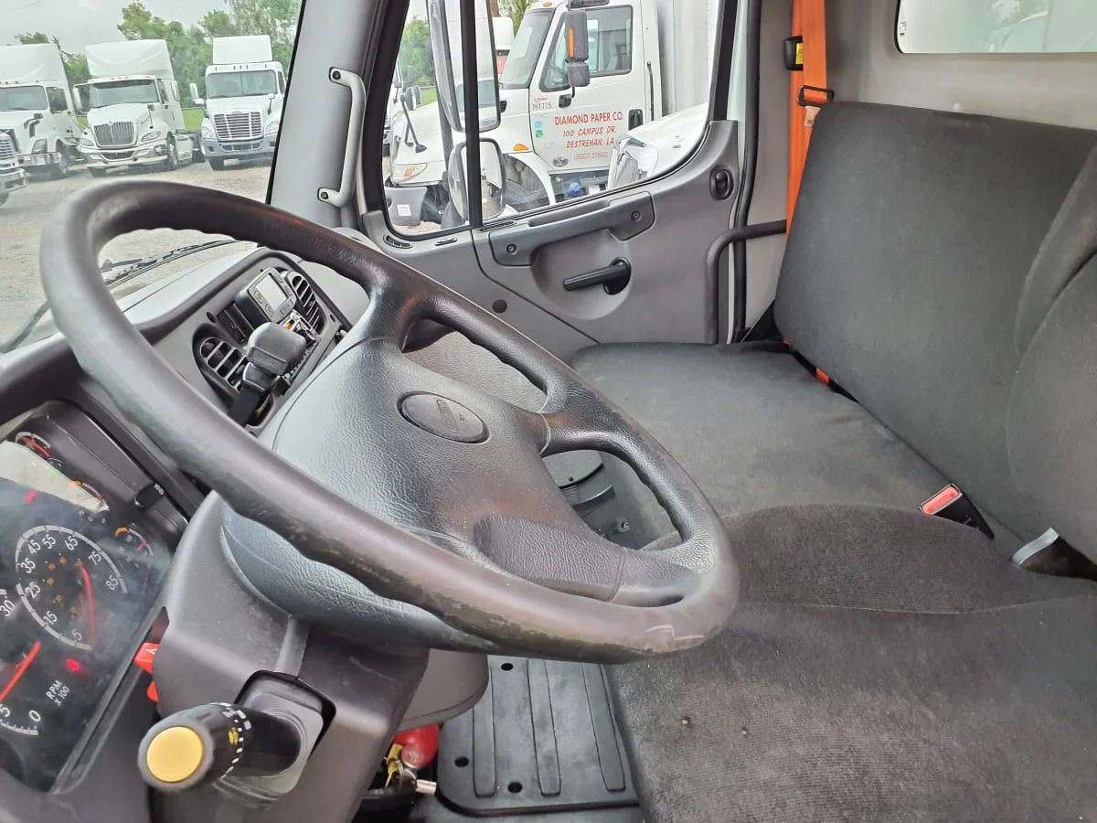 2018 Freightliner M2 106 in St. Rose, LA — photo 7
