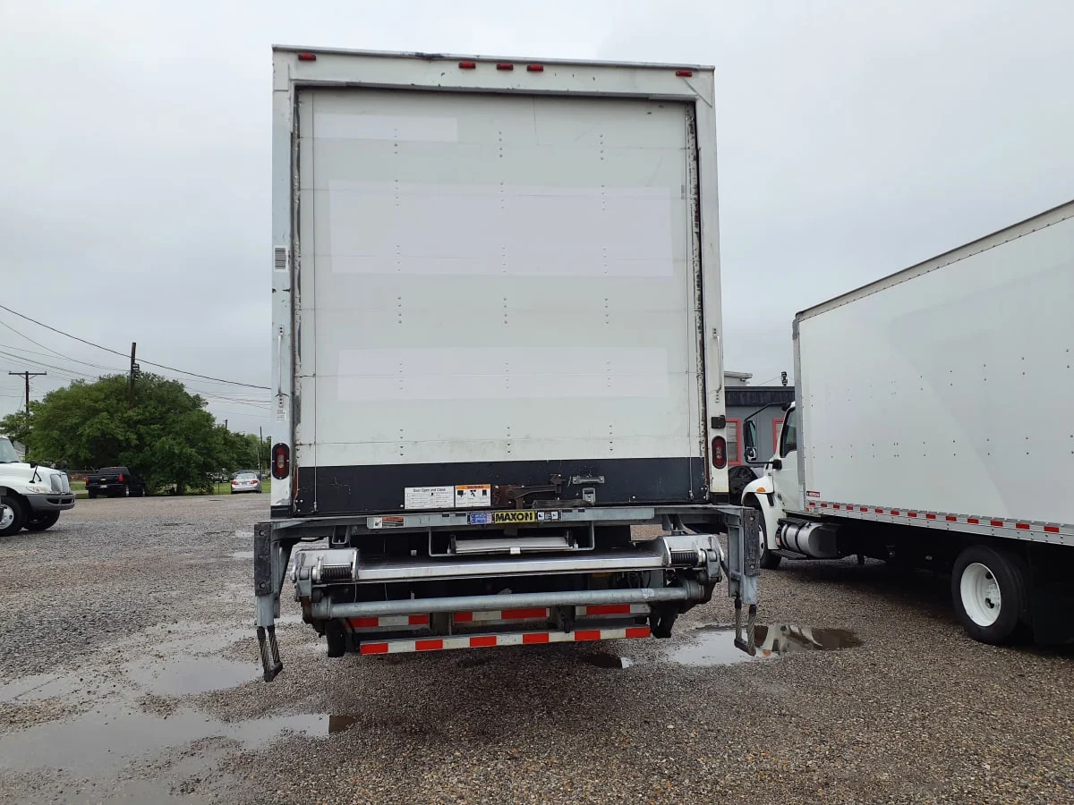 2018 Freightliner M2 106 in St. Rose, LA — photo 5