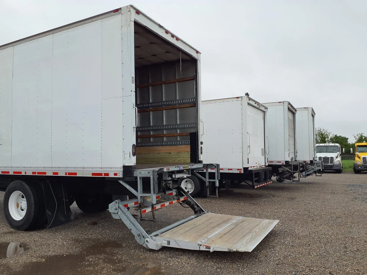 2018 Freightliner M2 106 in St. Rose, LA — photo 11