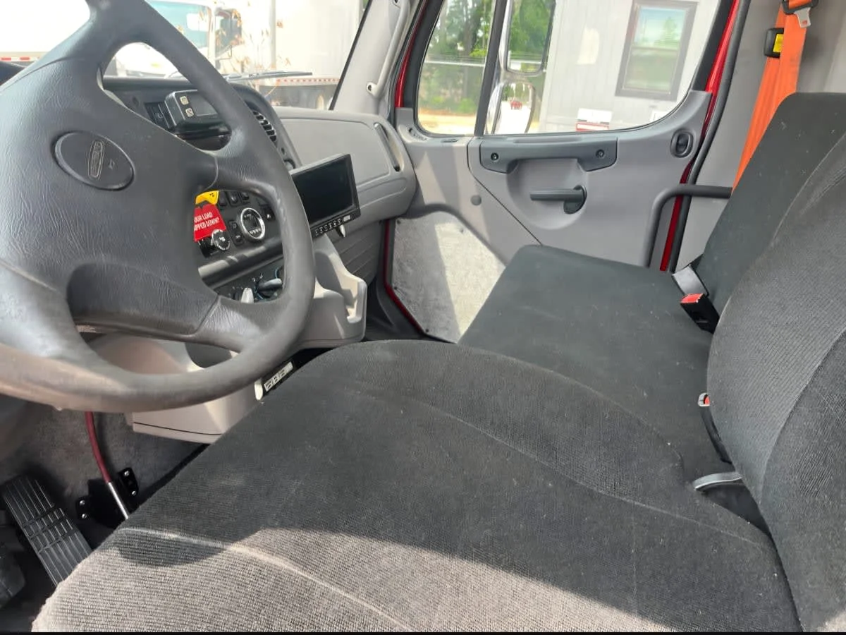 2019 Freightliner M2 106 in Greensboro, NC — photo 7