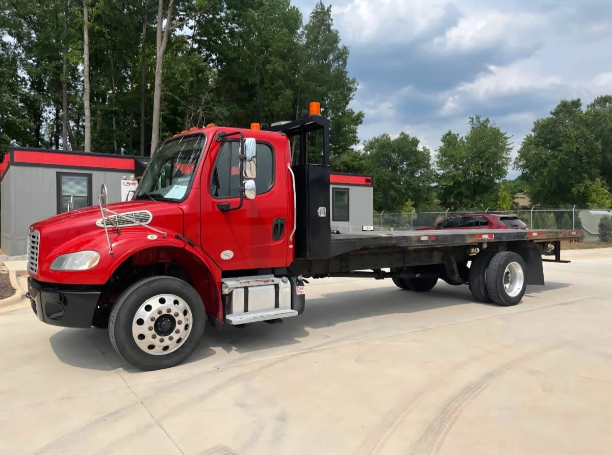 2019 Freightliner M2 106
