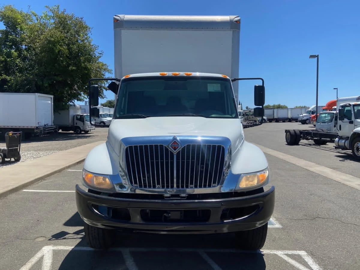 2018 International 4300 in West Sacramento, CA — photo 2