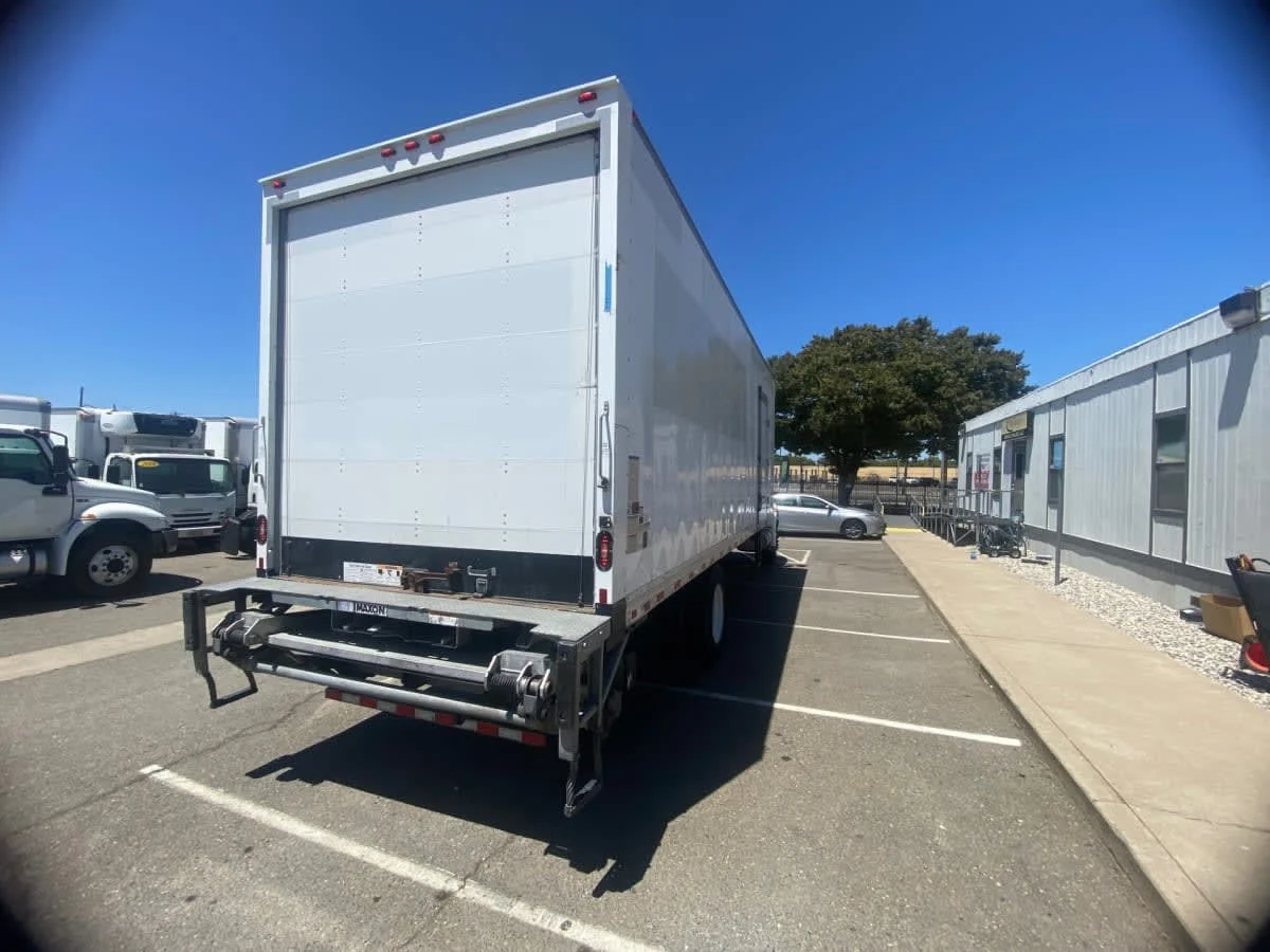 2018 International 4300 in West Sacramento, CA — photo 4